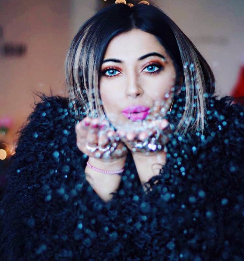 Post 5 by Aafreen Joshi on Instagram (image)