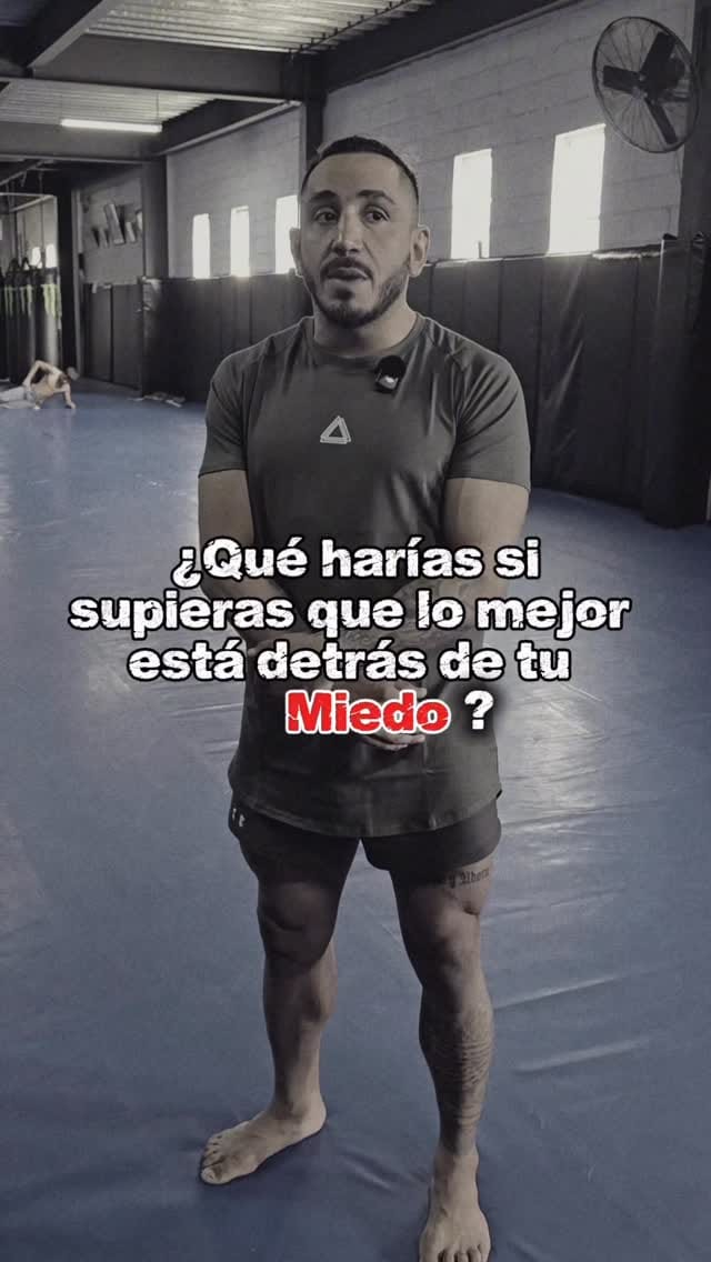 Post 3 by El MOLO on Instagram (video)