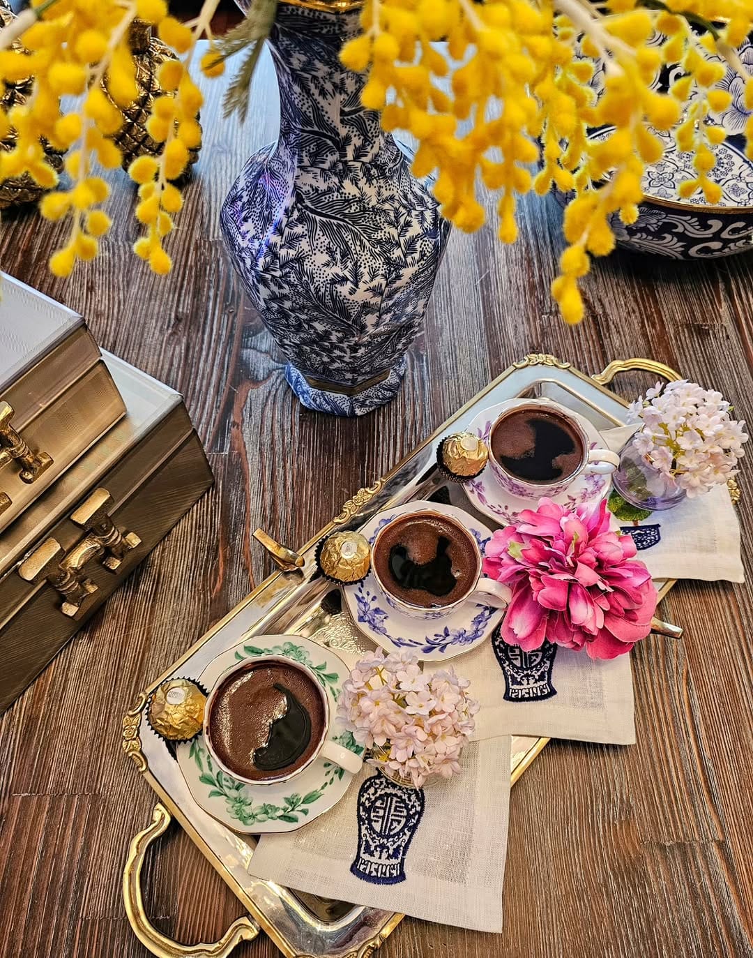 Post 6 by VOGG AViZE VE AKSESUAR on Instagram (carousel)