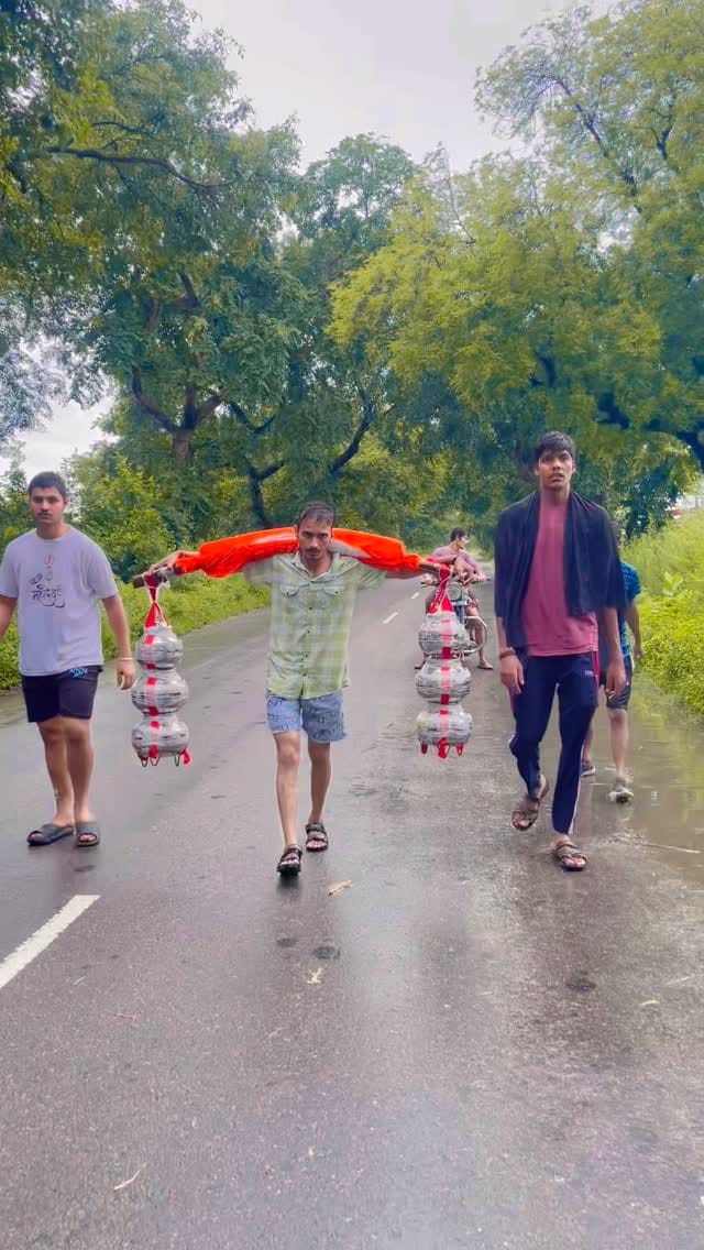 Post 6 by Ayush Srivastav on Instagram (video)