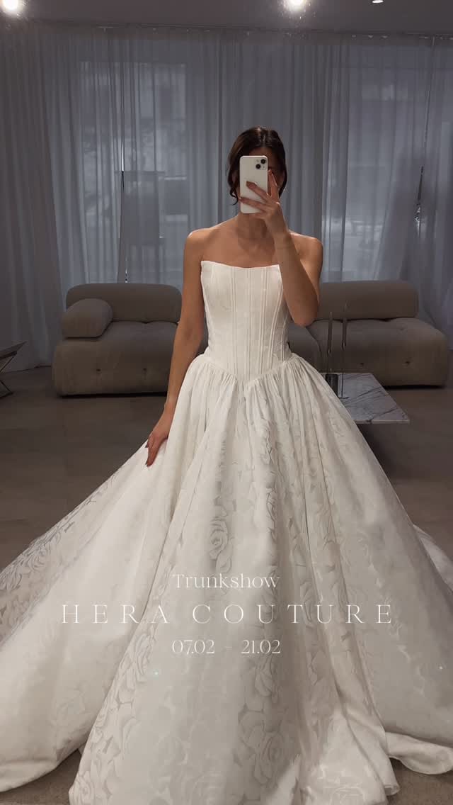 Post 5 by Hera Couture by Katie Yeung on Instagram (video)