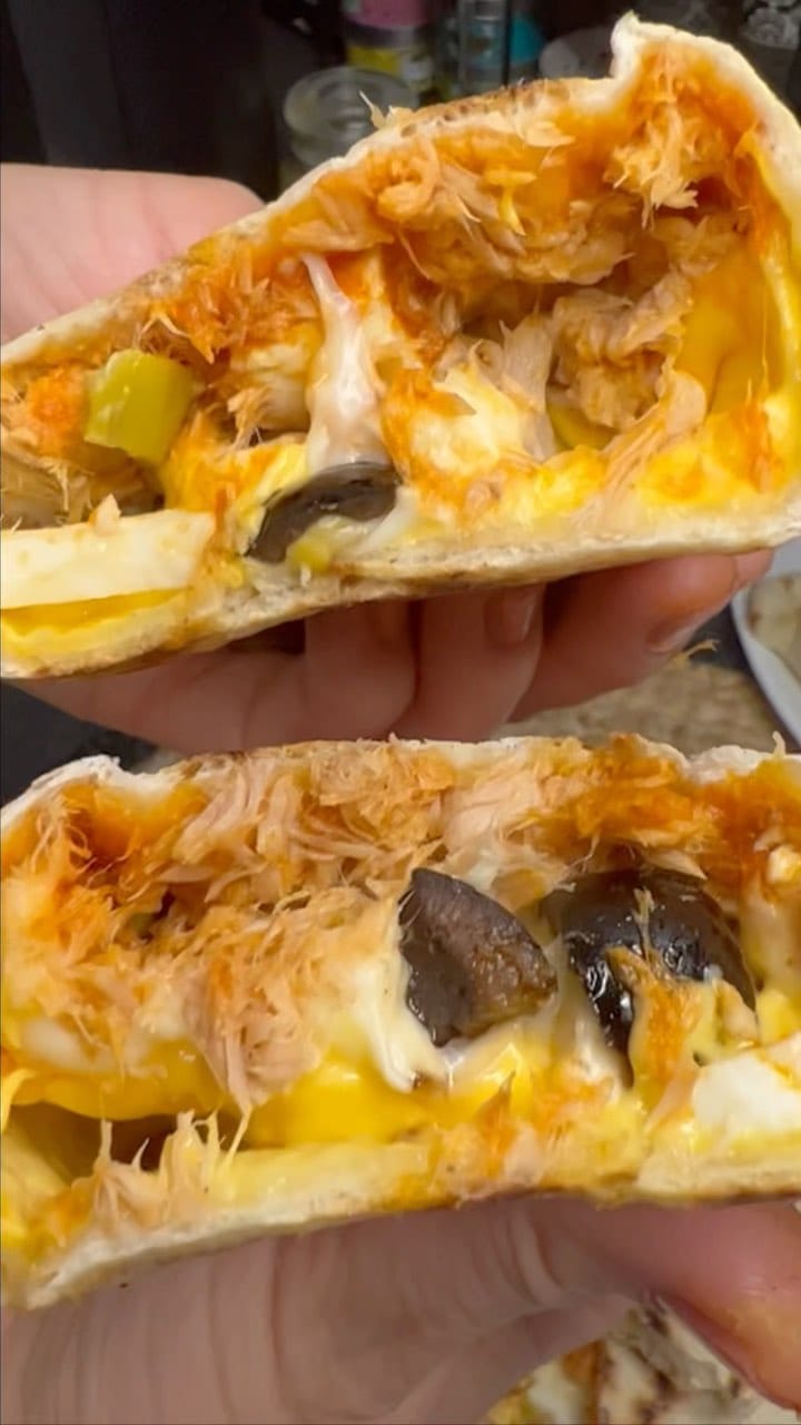 Post 8 by Amouri mounia on Instagram (video)