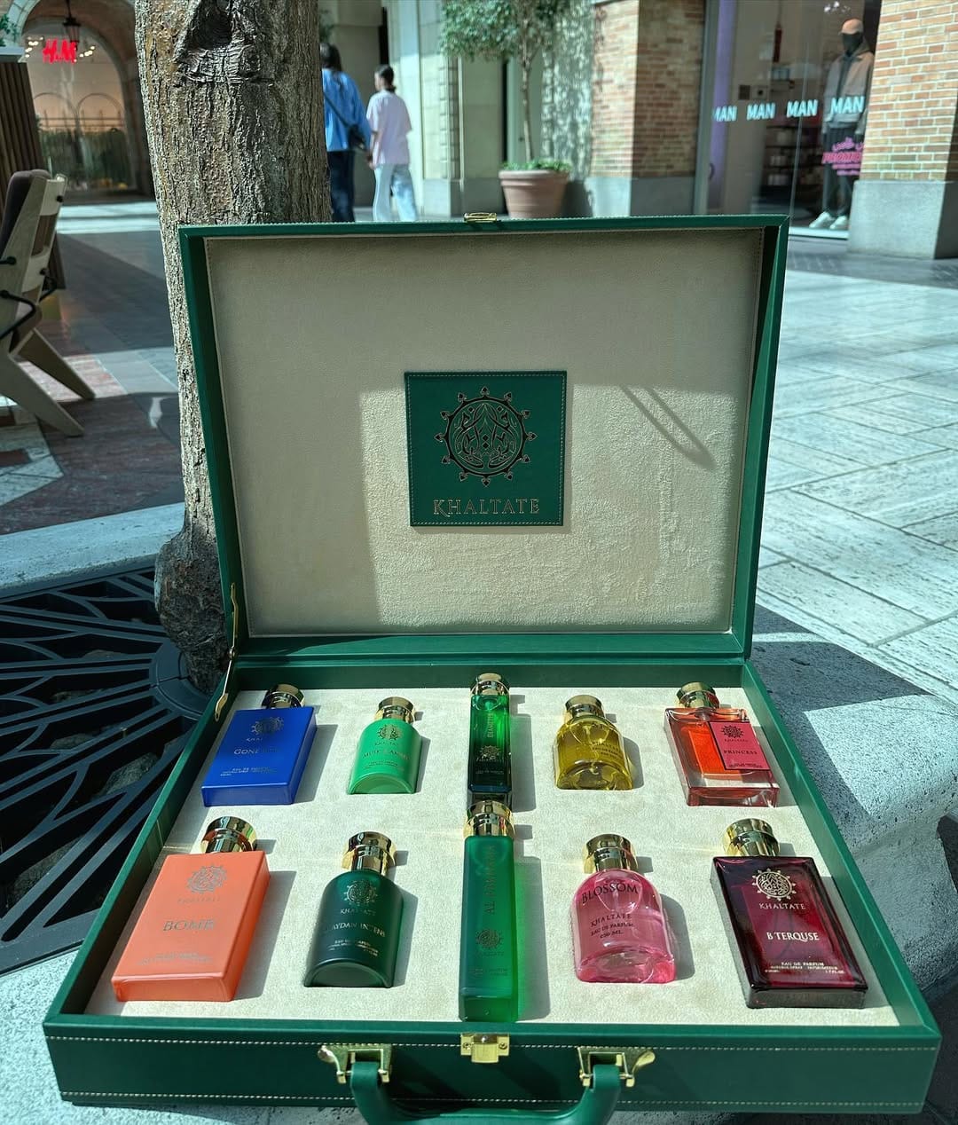 Post 1 by UAE Perfumes and dress🌟 on Instagram (image)