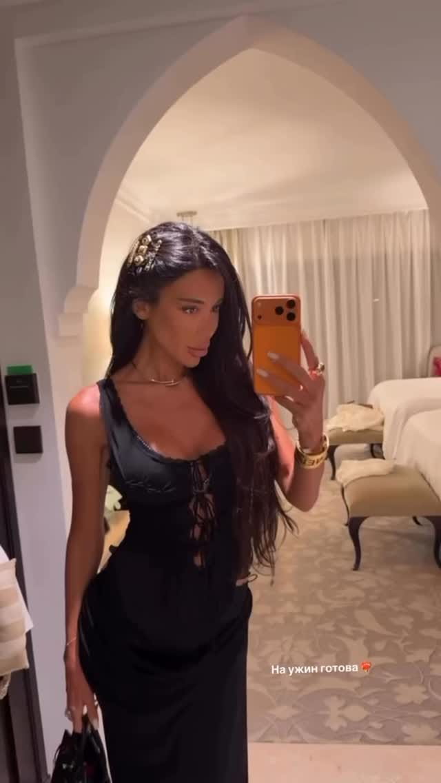 Post 5 by Maria Mozafariyan on Instagram (video)