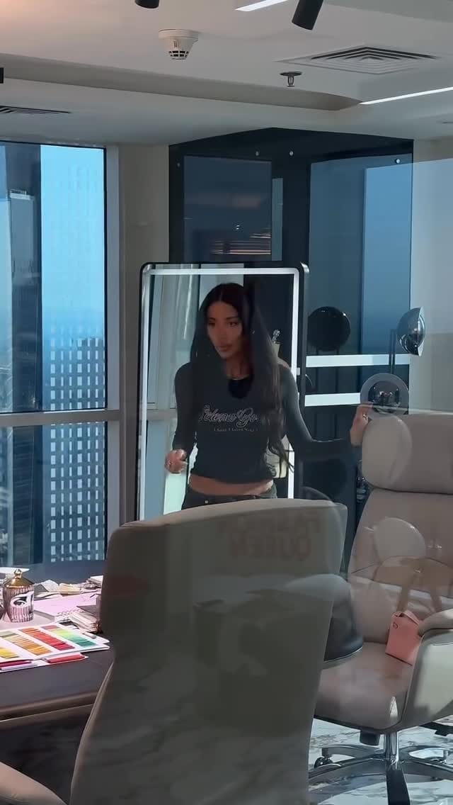 Post 1 by Maria Mozafariyan on Instagram (video)