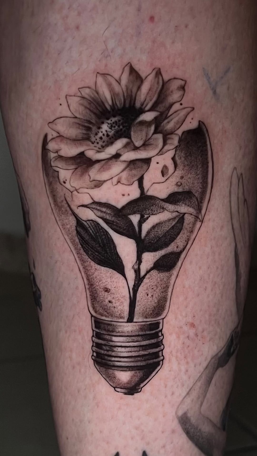 Post 5 by M I G U E L  P I R O L O  T A T T O O on Instagram (video)