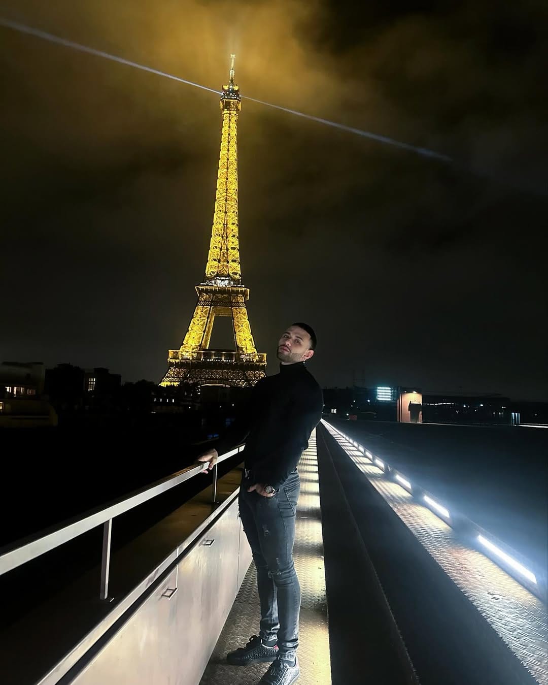 Post 10 by Migue Angel on Instagram (carousel)