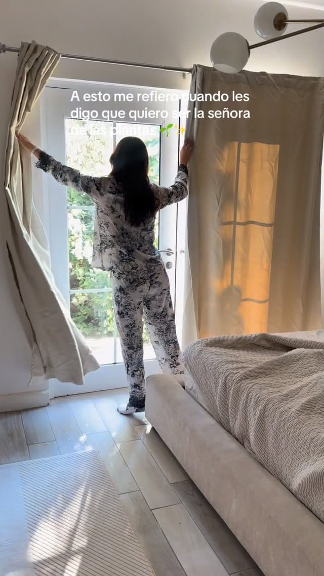 Post 4 by Anita Figueroa on Instagram (video)