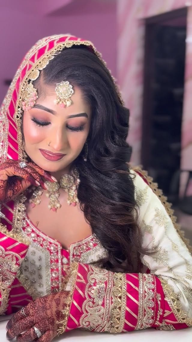 Post 2 by Aisha Makup Artists on Instagram (video)