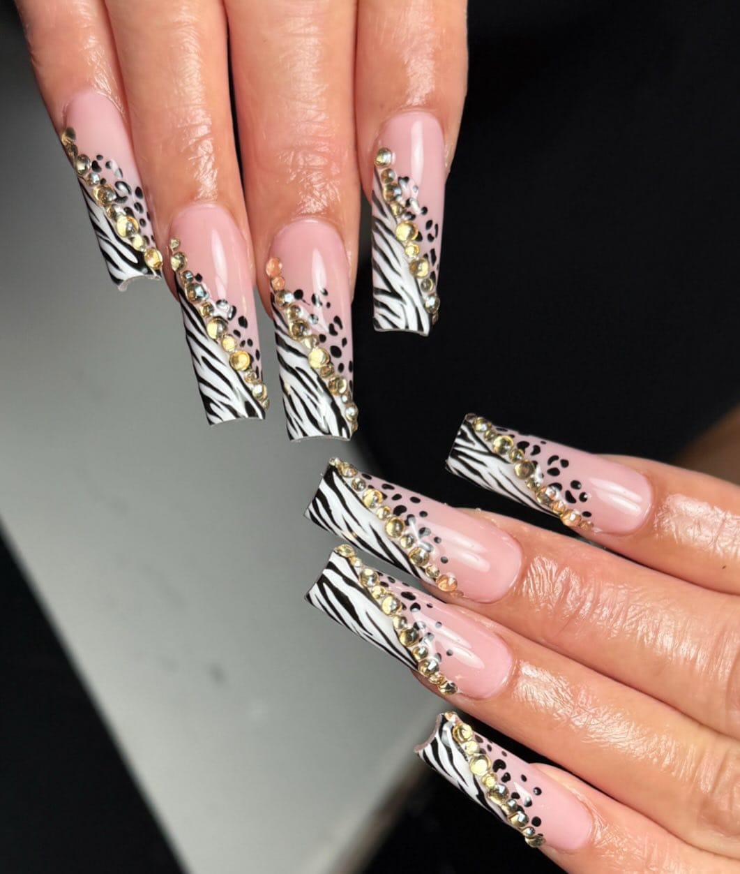 Post 4 by Gelx 🎀hand painted gel art 🎀self taught 💓 on Instagram (image)
