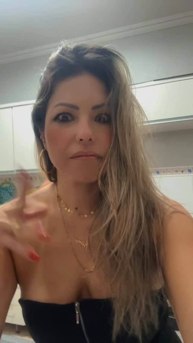 Post 1 by Alline Bastos on Instagram (video)
