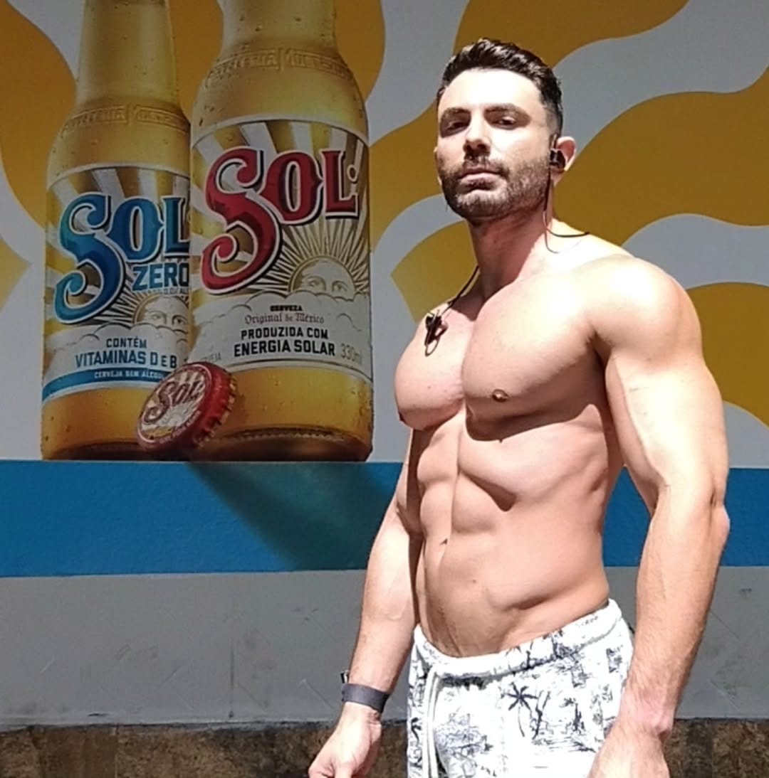 Post 10 by Luciano Silva on Instagram (image)