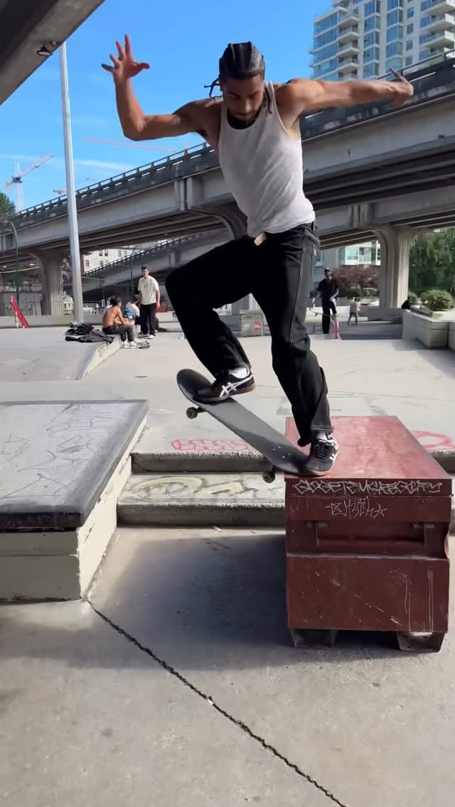 Post 6 by Zacc on Instagram (video)