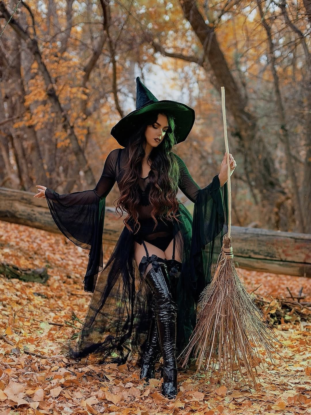 Post 6 by SHIANN SIENNA COLLINS on Instagram (carousel)