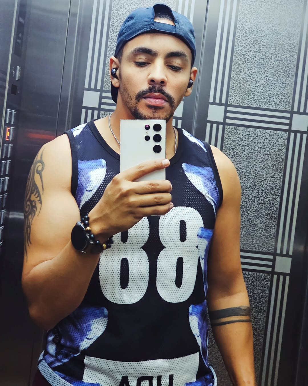 Post 8 by Paulo Max باولو on Instagram (image)