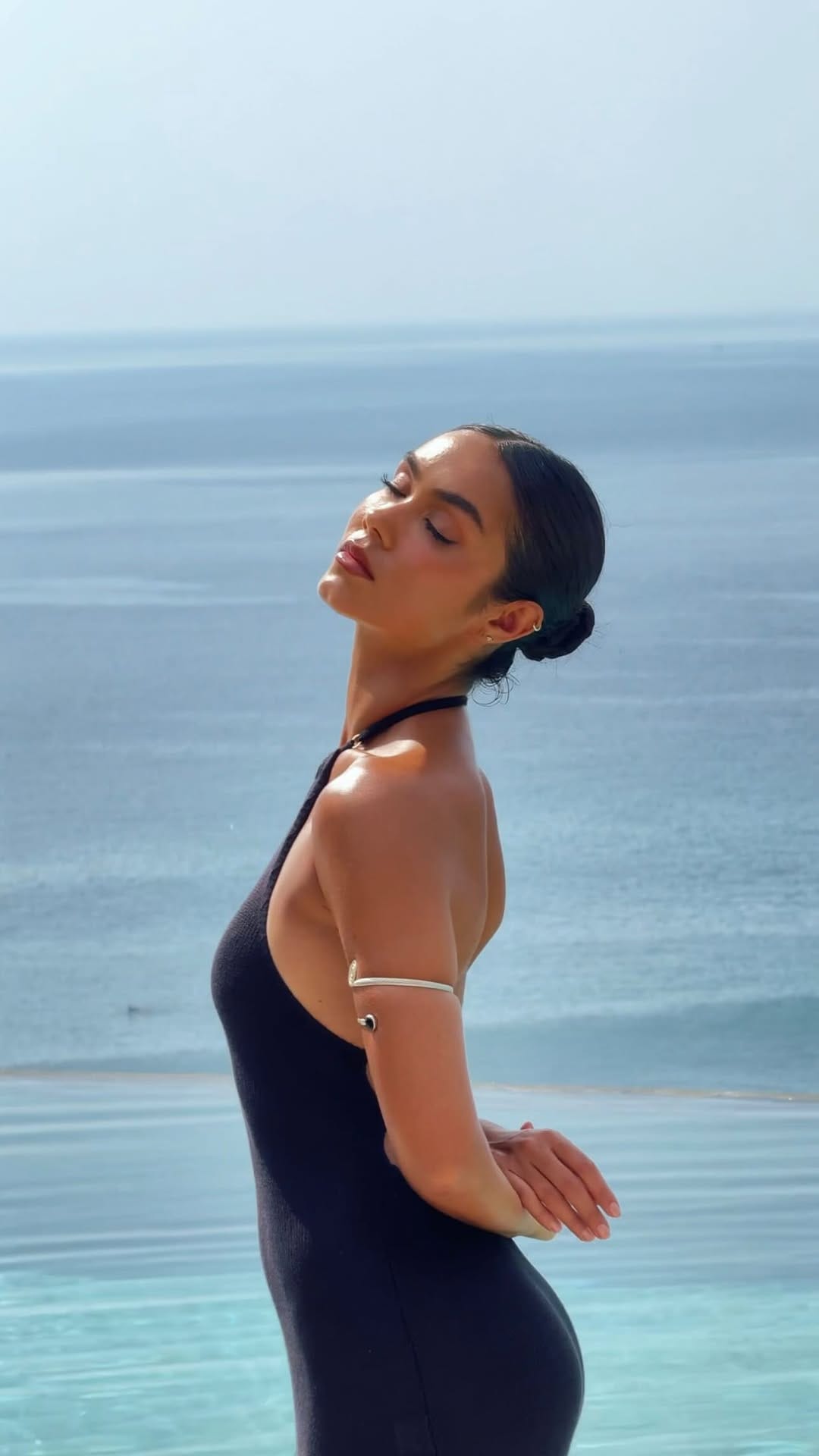Post 1 by THAÍS BELMONTE WEST 🌹 on Instagram (video)