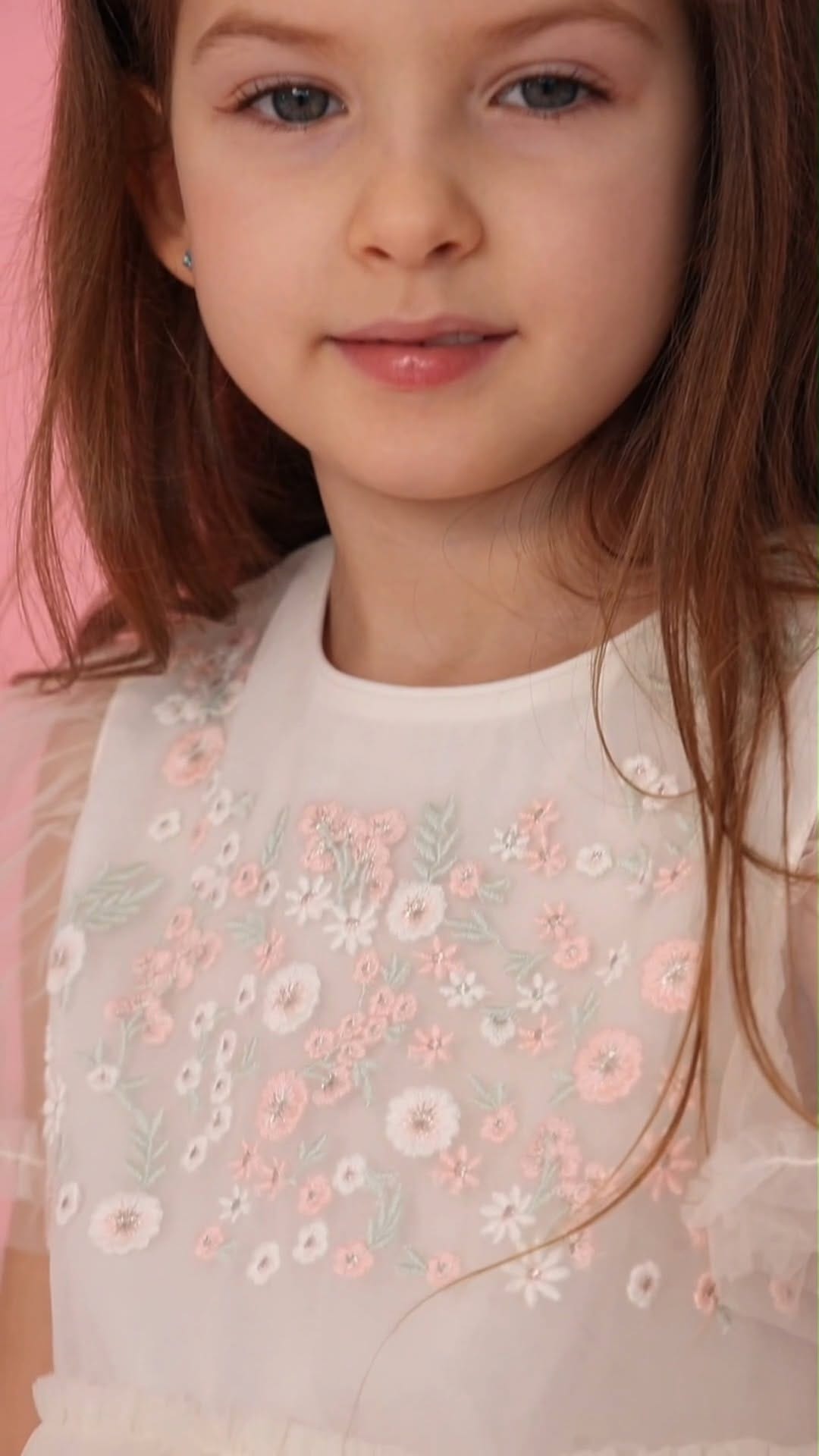 Post 6 by Lion Llama Kids Fashion on Instagram (video)