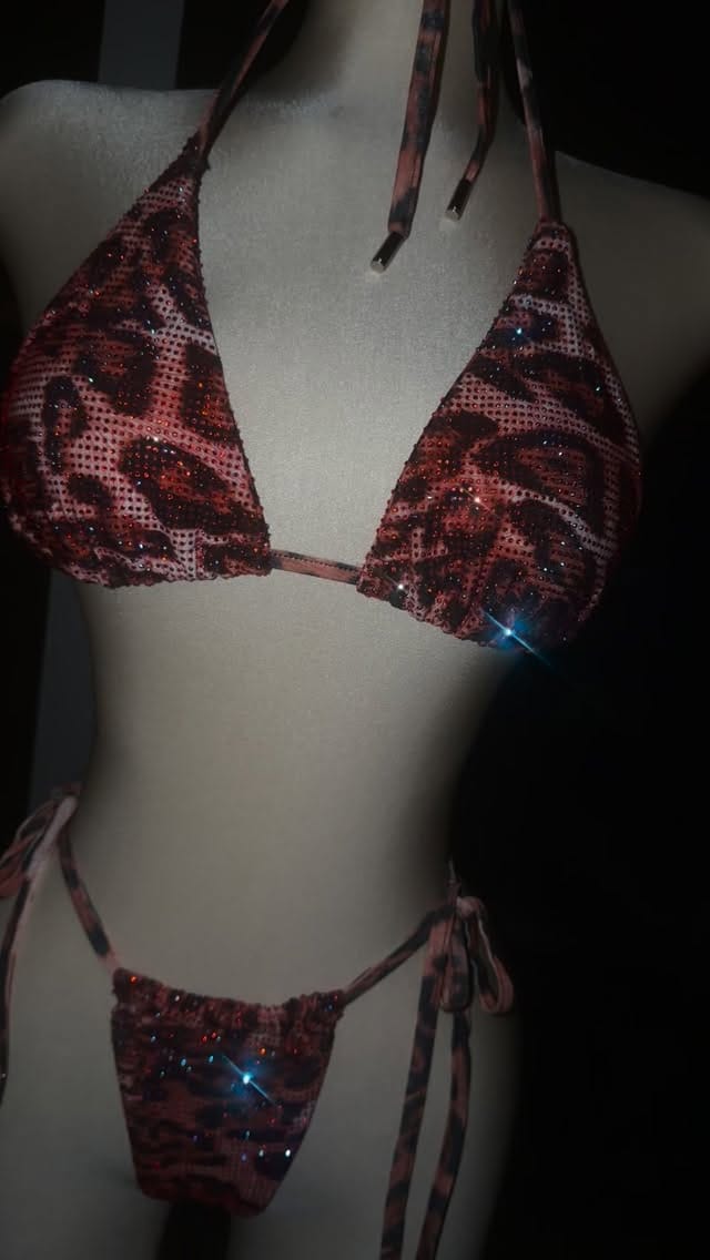 Post 2 by DonnaDi | bikinis & swimwear on Instagram (video)