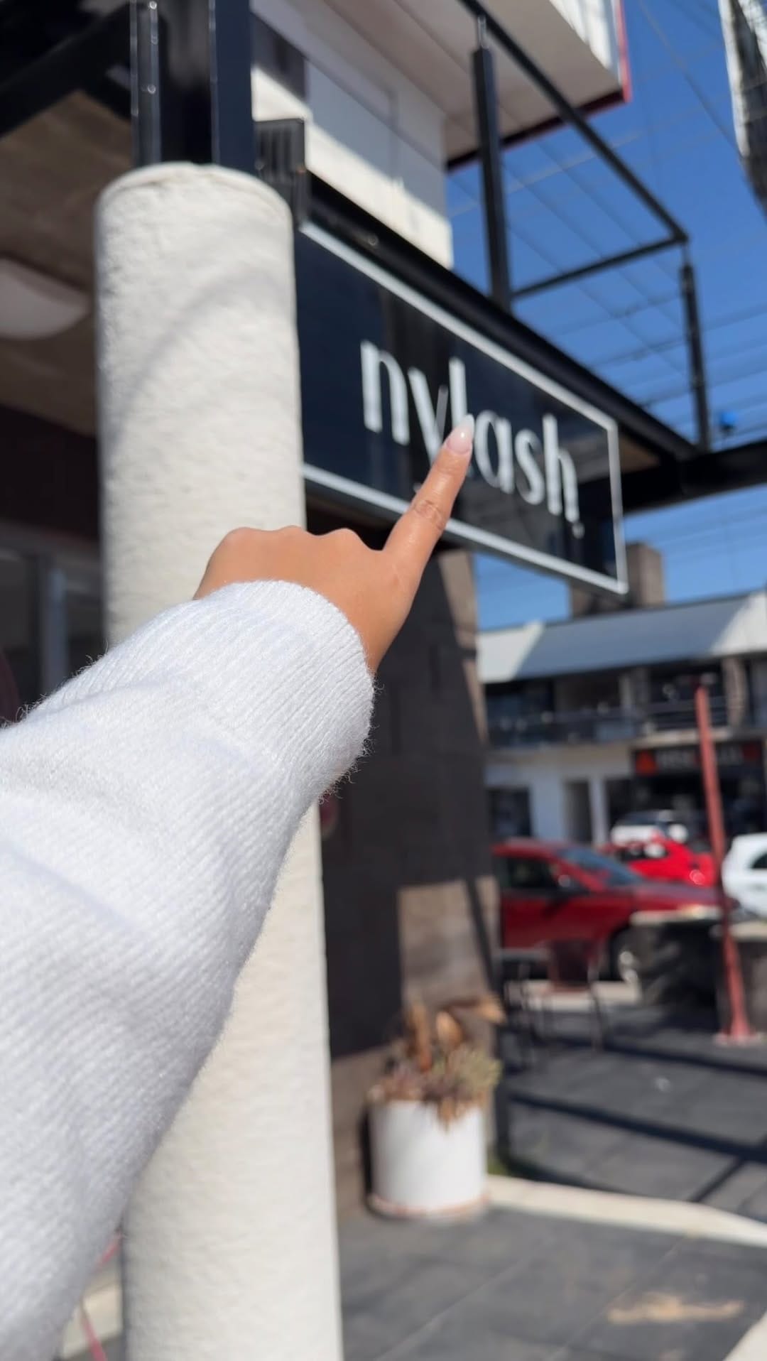 Post 5 by Nylash Beauty Studio ® | Artistas de cejas y pestañas 💖 on Instagram (video)