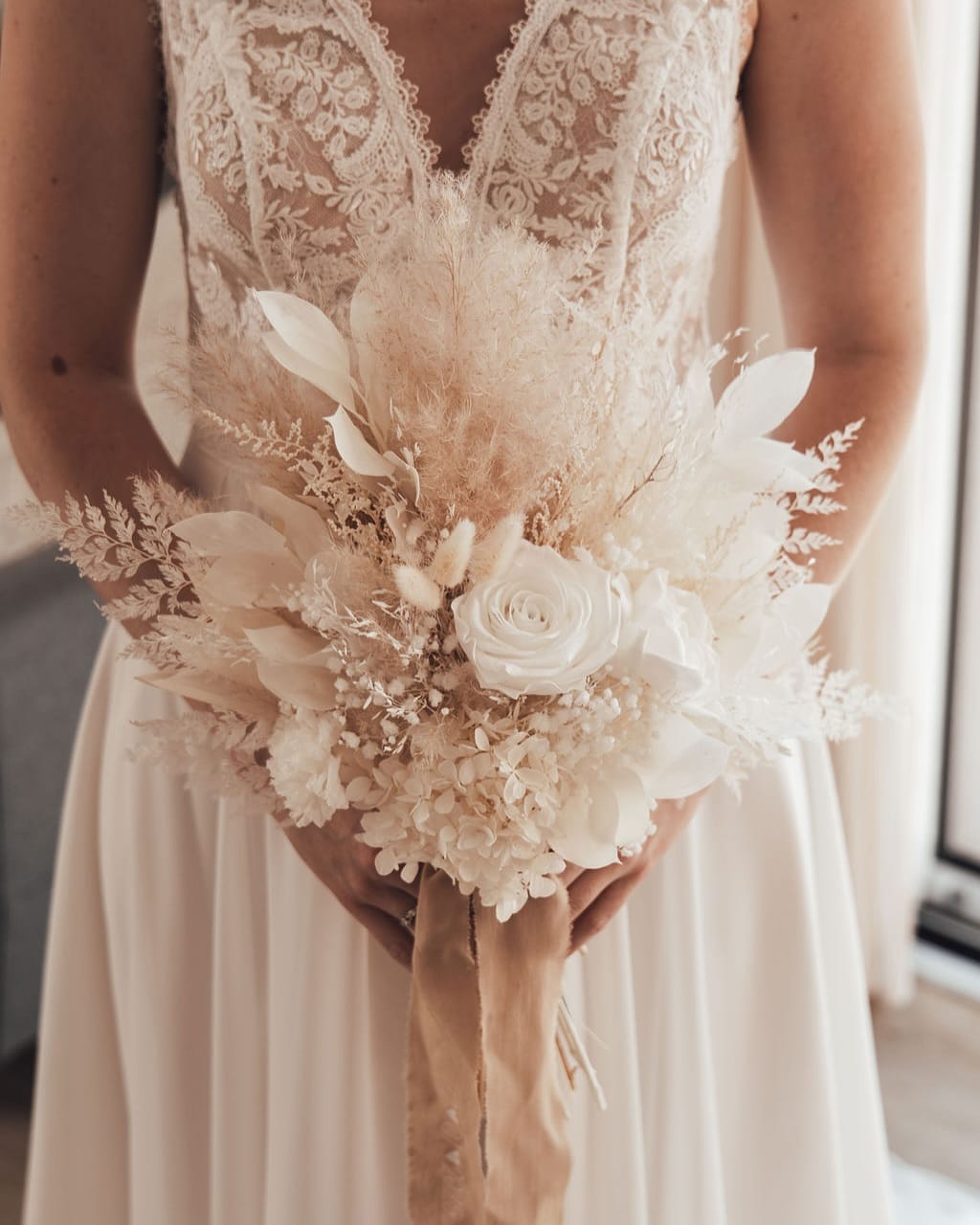 Post 5 by Anaëlle | Cadeaux personnalisés & créations florales on Instagram (carousel)