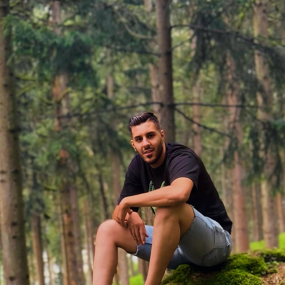 Post 3 by 🇮🇷amir_davari🇮🇷 on Instagram (image)