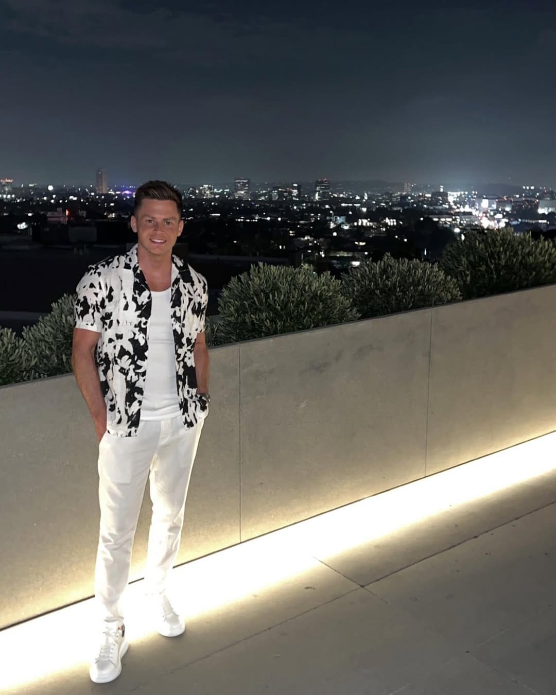 Post 6 by Jay on Instagram (image)
