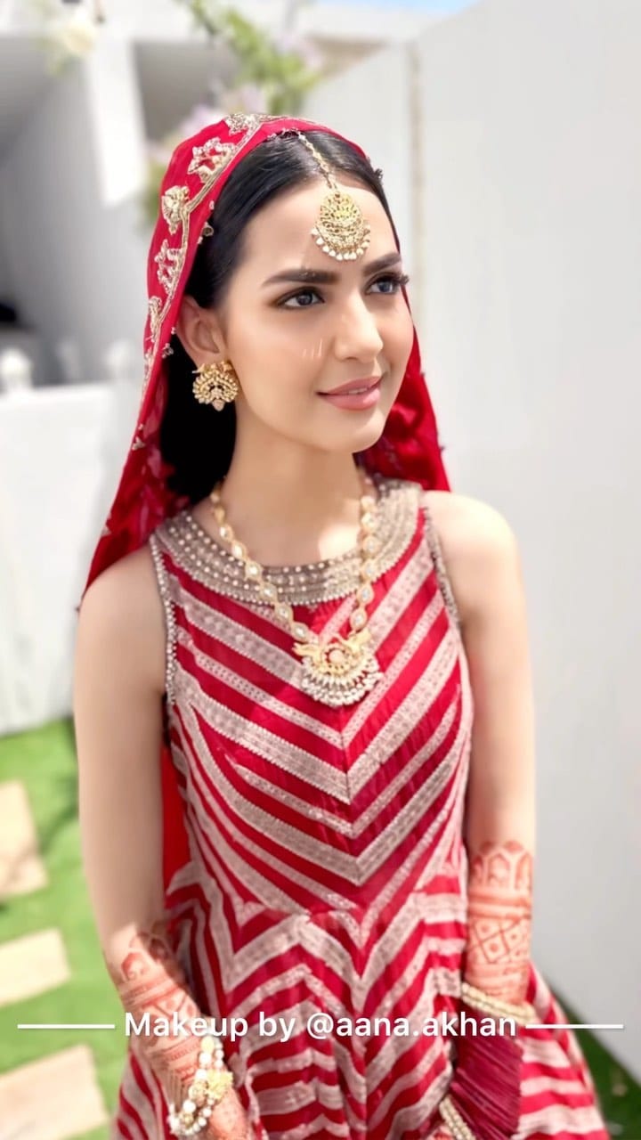 Post 10 by Aana Khan on Instagram (video)