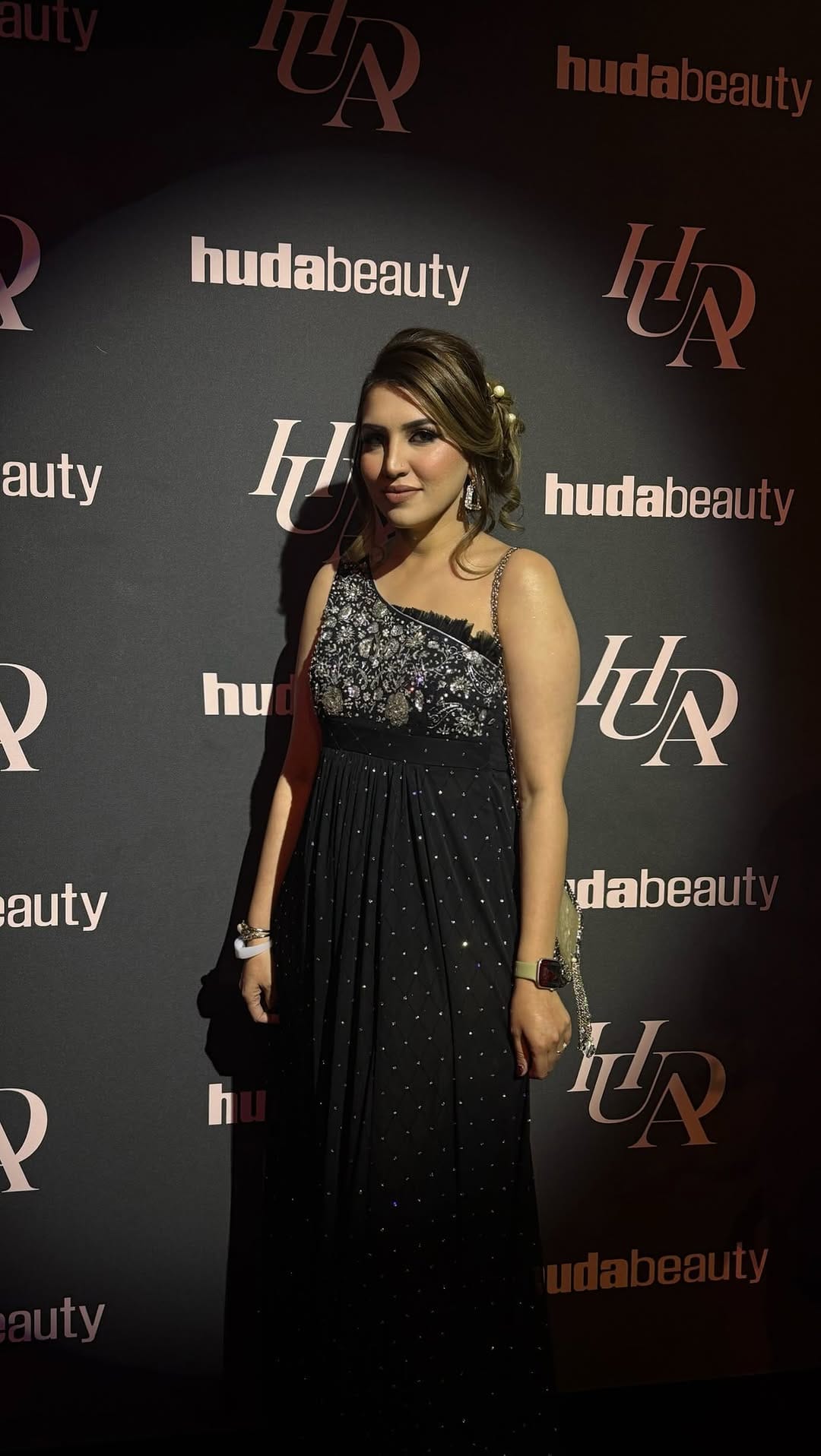 Post 5 by Aana Khan on Instagram (video)