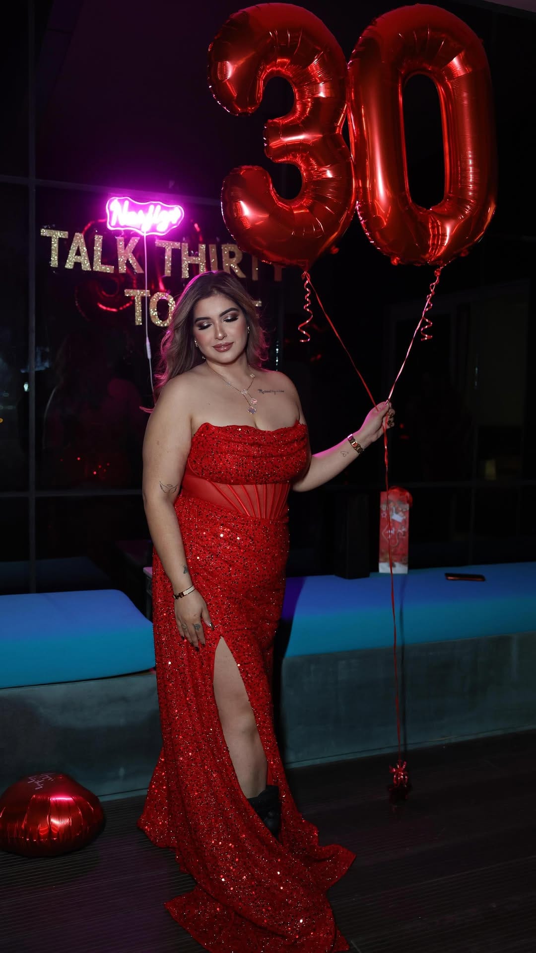 Post 3 by Aana Khan on Instagram (video)
