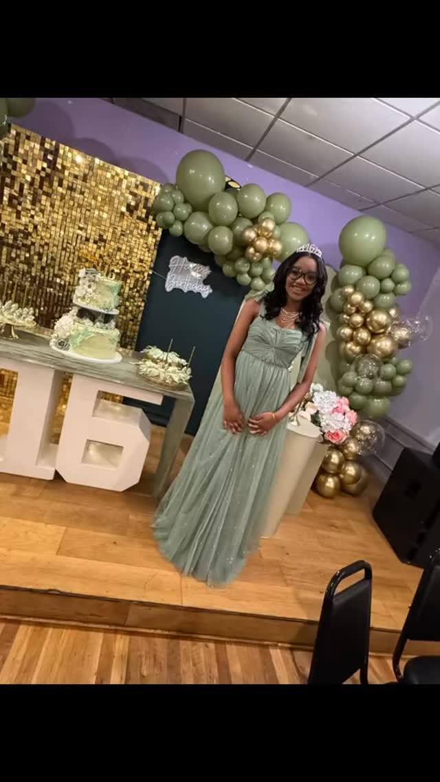 Post 3 by Quedaliz Sosa on Instagram (video)