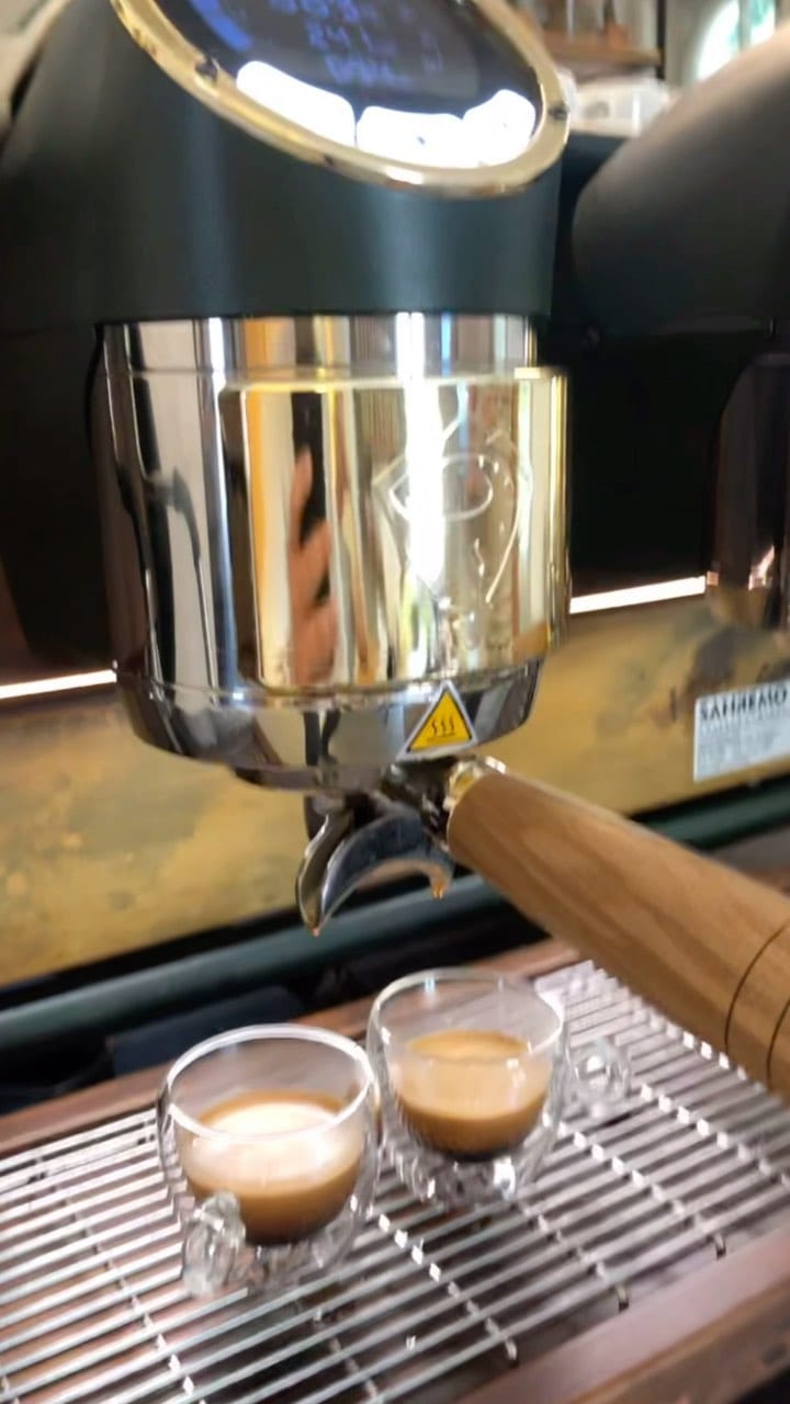 Post 10 by W ESPRESSO   World Wide Coffee on Instagram (video)