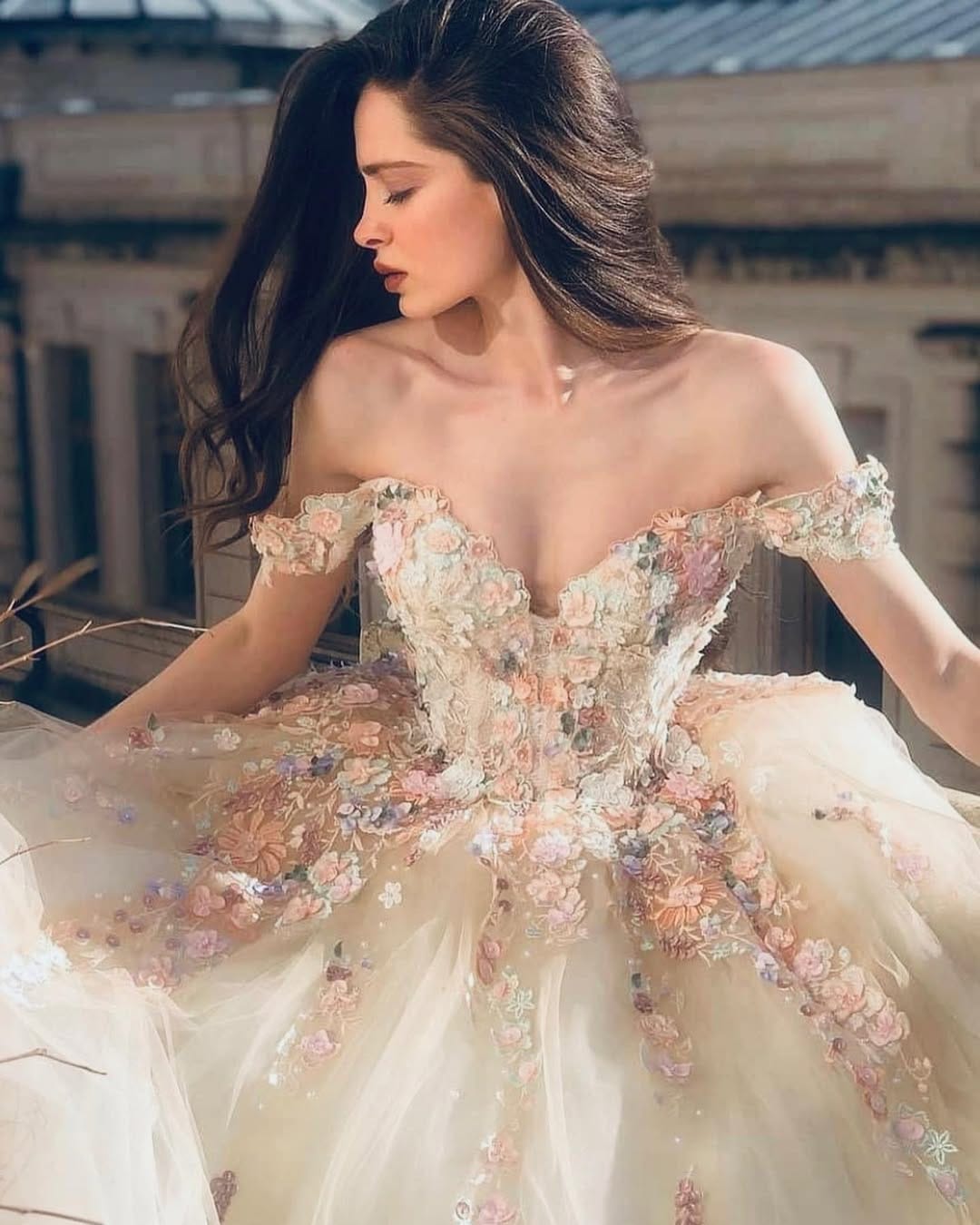 Post 5 by Fashion And Beauty on Instagram (carousel)