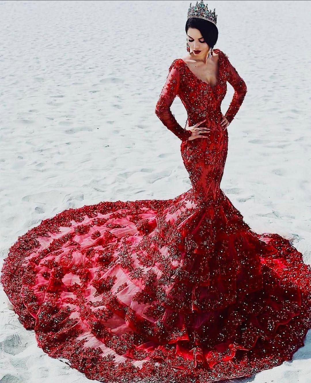 Post 4 by Fashion And Beauty on Instagram (image)