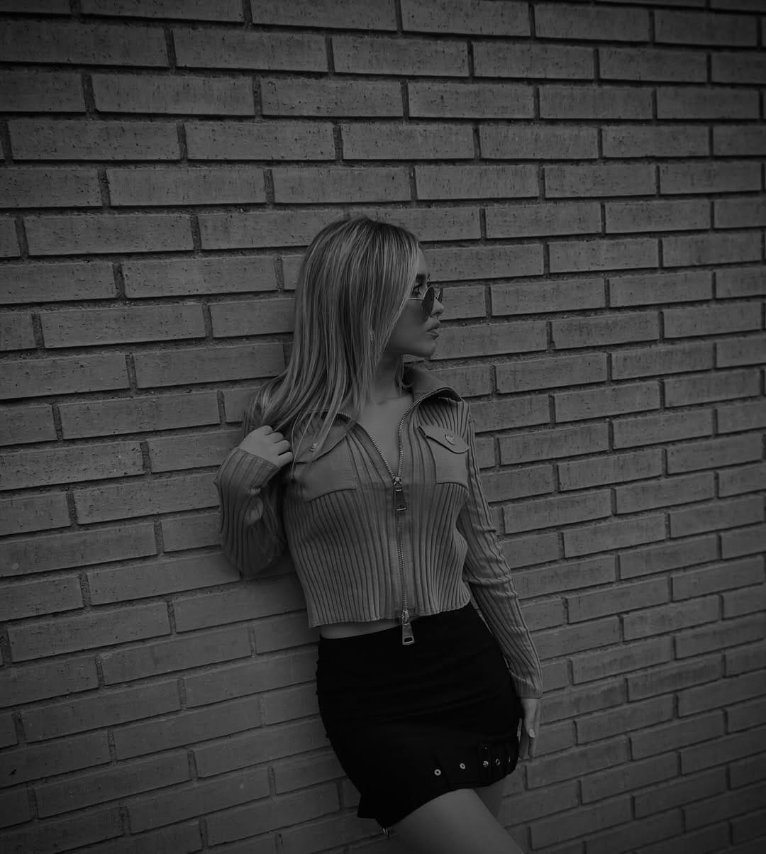 Post 9 by Laura Peris on Instagram (image)