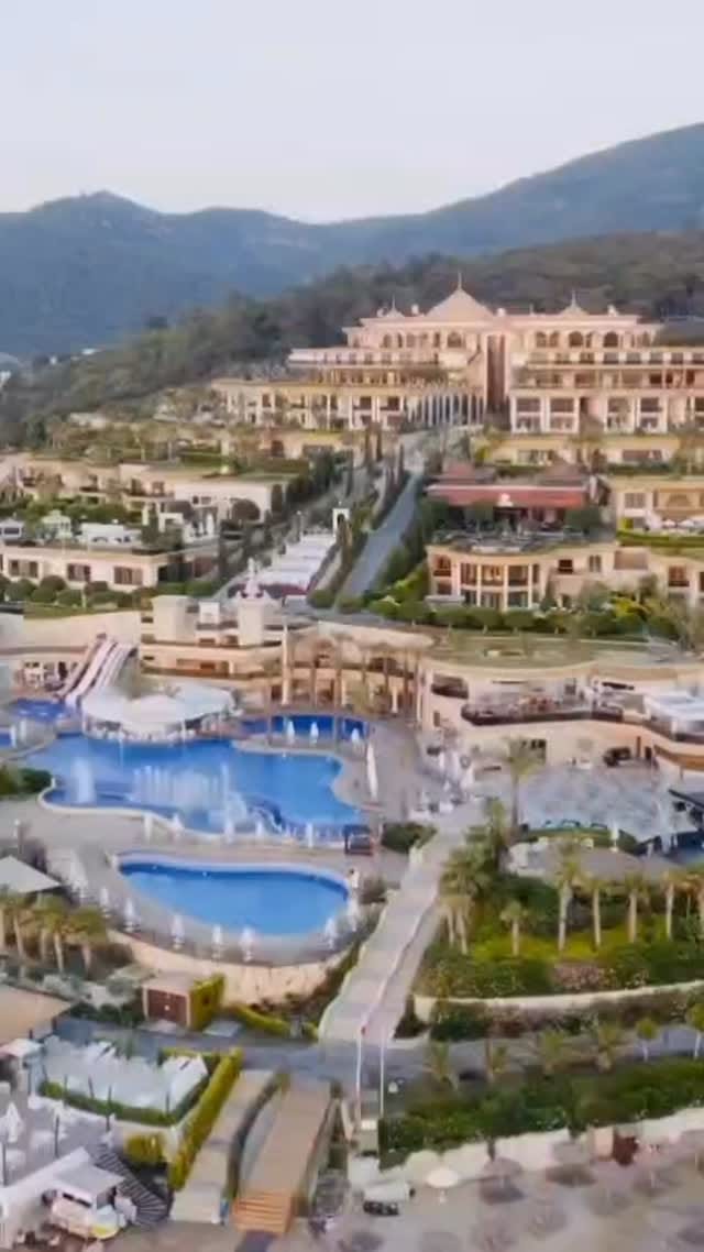 Post 8 by Comfort Travel on Instagram (video)