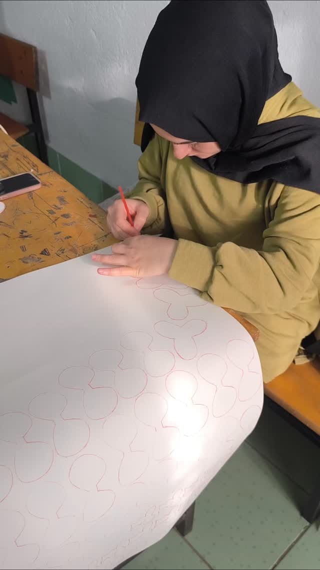 Post 5 by kanaviçe,brezilya nakışı,etamin,çeyiz,Eva çiçek,tel kırma on Instagram (video)