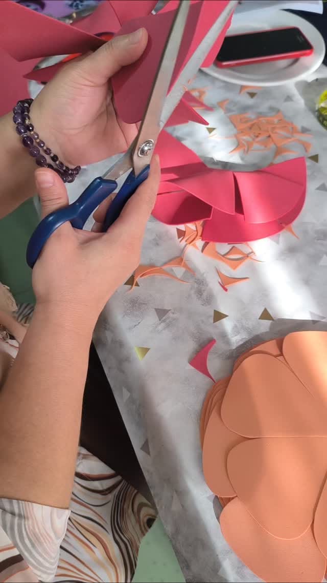 Post 3 by kanaviçe,brezilya nakışı,etamin,çeyiz,Eva çiçek,tel kırma on Instagram (video)