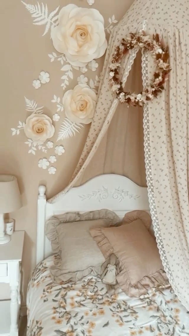 Post 2 by PassageSecret Sculpteur Papier on Instagram (video)