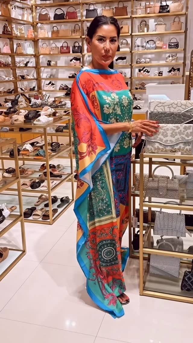 Post 8 by LeKaftans + Plus Size on Instagram (video)