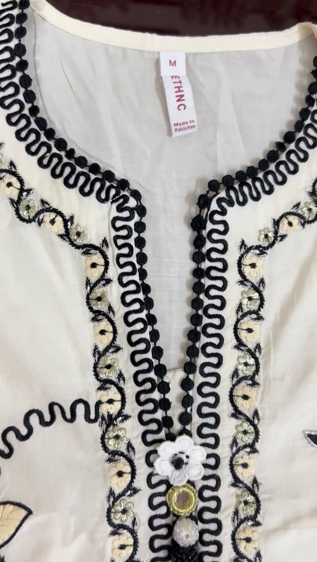 Post 6 by Flora Boutique on Instagram (video)