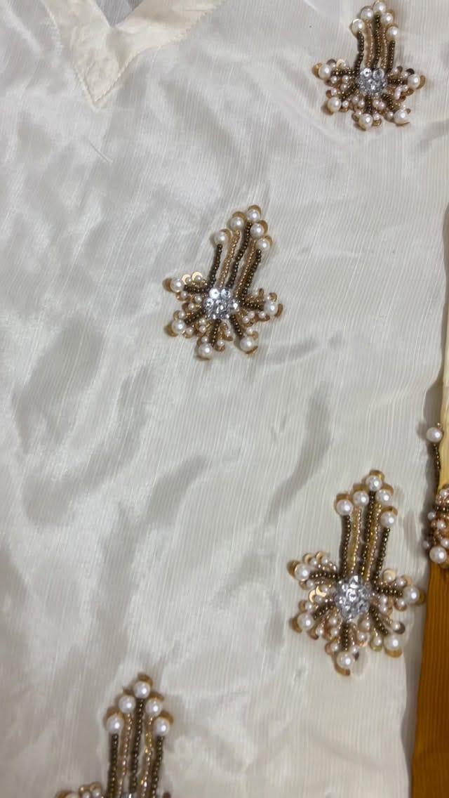 Post 5 by Flora Boutique on Instagram (video)
