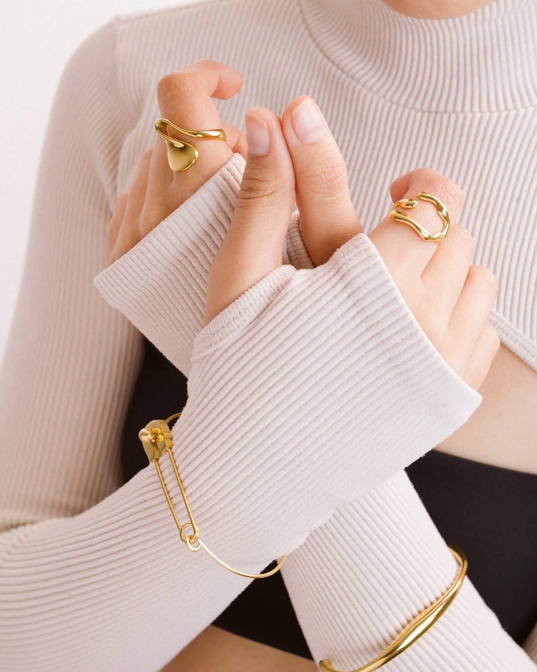 Post 7 by Capermont Accesorios on Instagram (image)