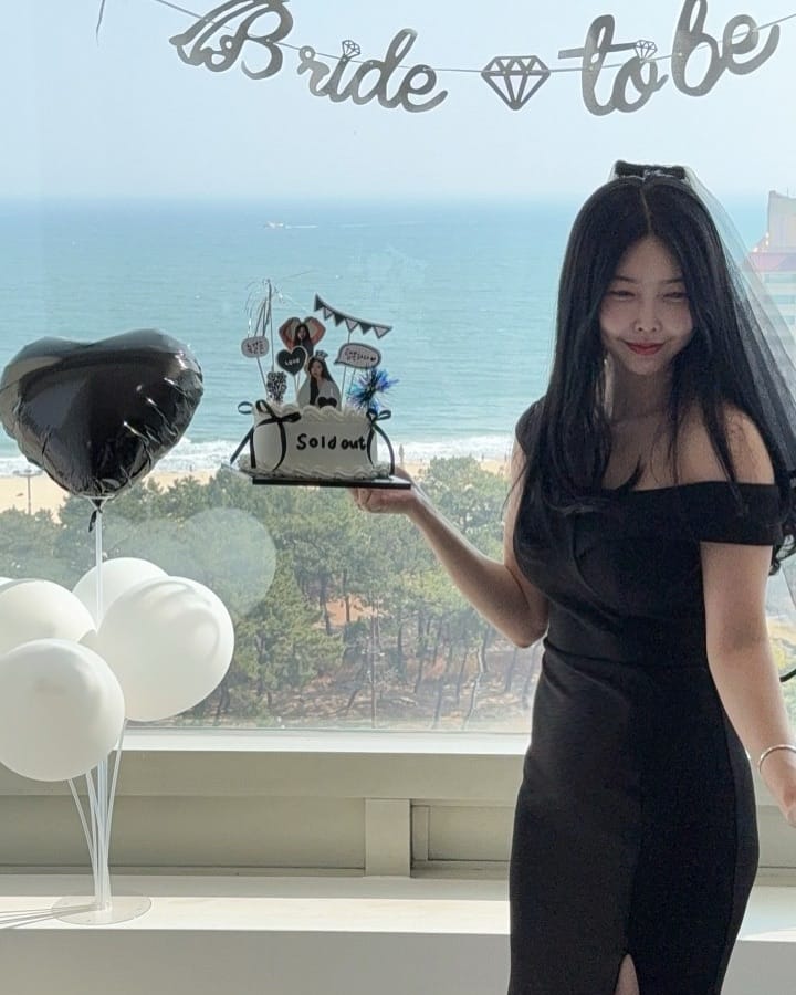Post 2 by 🕊지어니 on Instagram (carousel)
