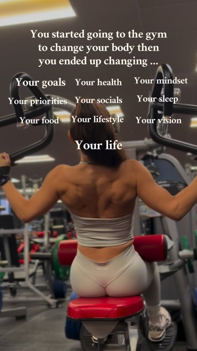 Post 5 by Hollie May | Online Transformation Coach on Instagram (video)