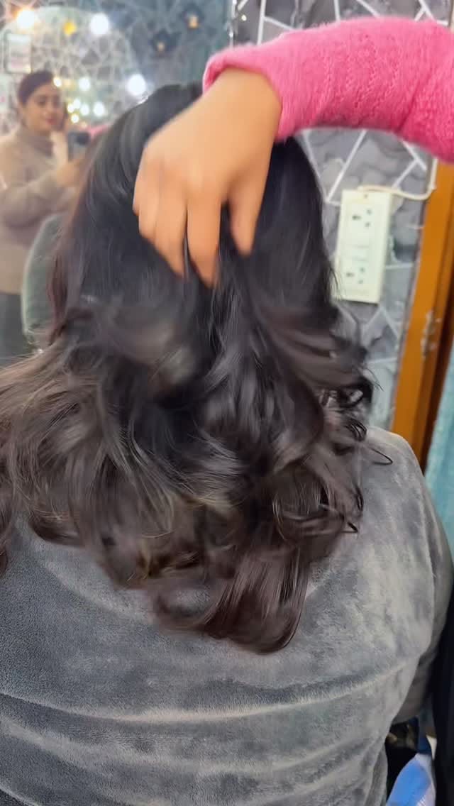 Post 1 by Mandeep Kaur / Professional Makeup Artist 💄 on Instagram (video)