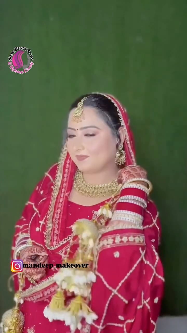 Post 7 by Mandeep Kaur / Professional Makeup Artist 💄 on Instagram (video)