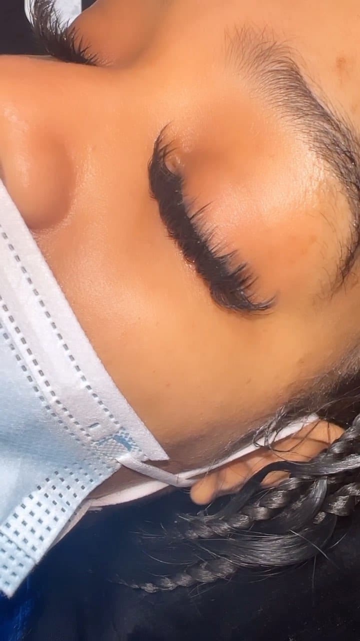 Post 2 by MALIBU’S LASH BAR on Instagram (video)