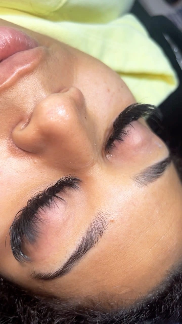 Post 4 by MALIBU’S LASH BAR on Instagram (video)