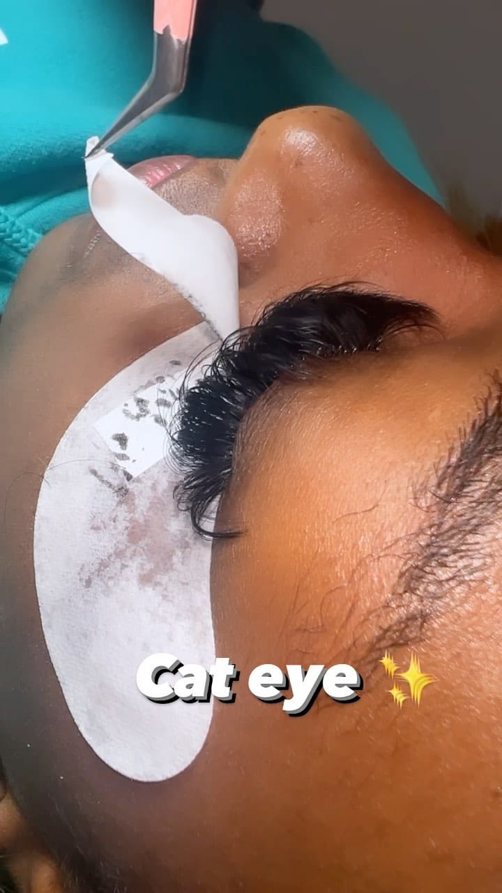 Post 8 by MALIBU’S LASH BAR on Instagram (video)
