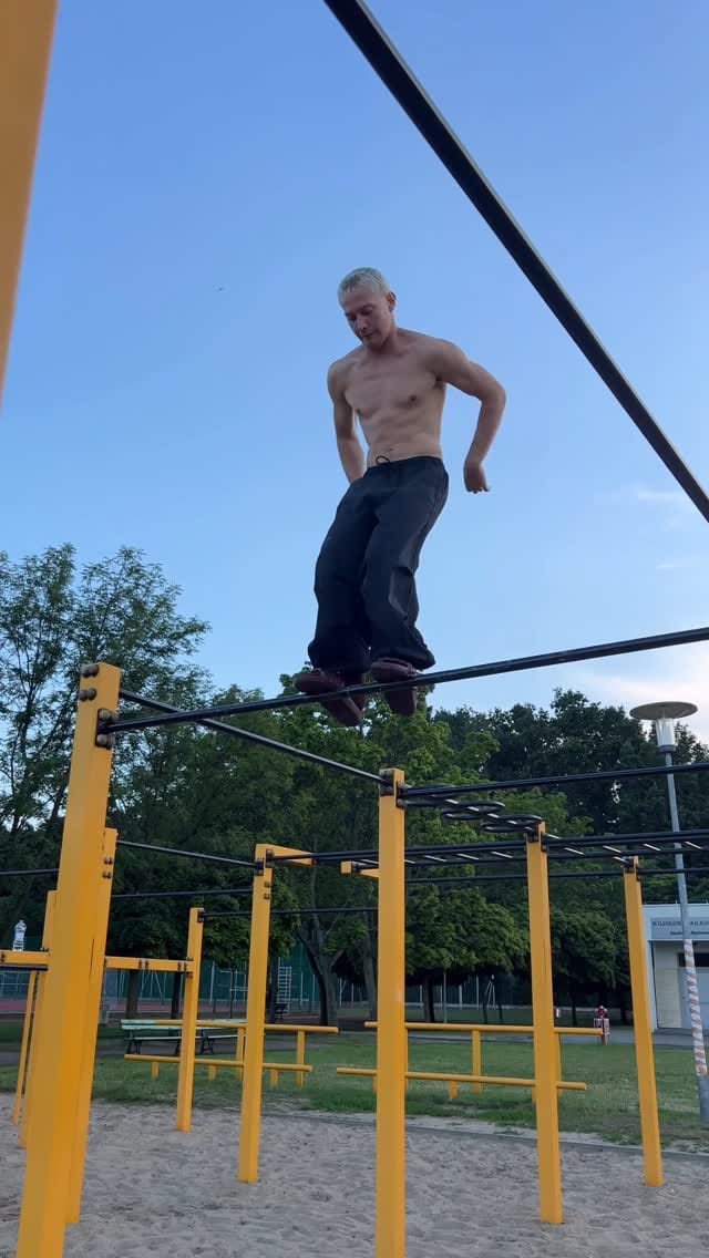 Post 9 by Stefan Majkowski on Instagram (video)